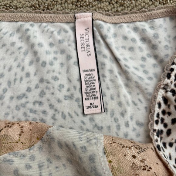 Victoria's Secret Lacy Cheekies- 3 Pairs Size Medium - Picture 3 of 4